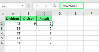 Dividindo os números usando a referência absoluta na fórmula no Excel 2